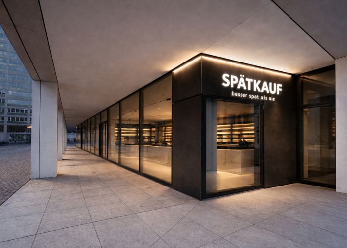 Spätkauf-geeignetes Ecklokal in Berlin-Mitte - 185 m² mit bodentiefer FensterfrontSpätkauf-geeignetes Ecklokal in Berlin-Mitte - 185 m² mit bodentiefer Fensterfront